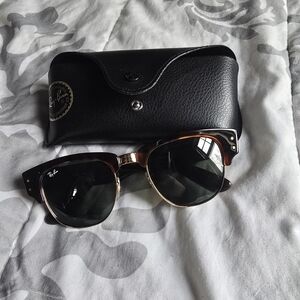 Ray-Ban Clubmaster Sunglasses - Tortoise Frame with Black Lenses